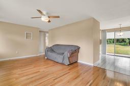 52 E 2nd St- Chuluota- FL 32766  - 08.jpg